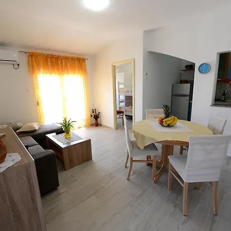 Apartment Adriana *