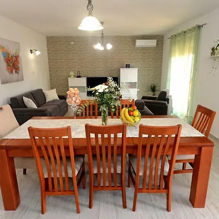Adriana Apartment